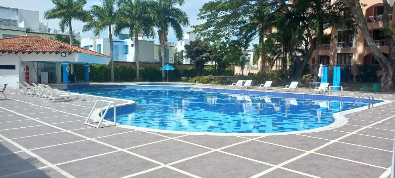 Hotel Penon Suites Girardot Bagian luar foto