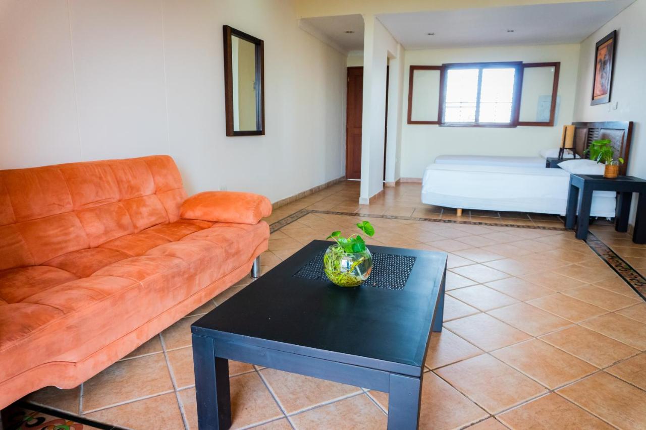 Hotel Penon Suites Girardot Bagian luar foto