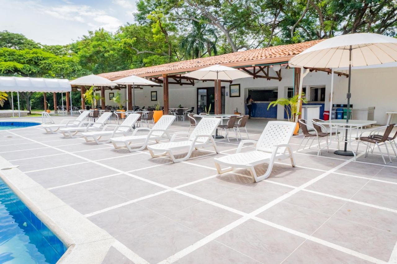 Hotel Penon Suites Girardot Bagian luar foto