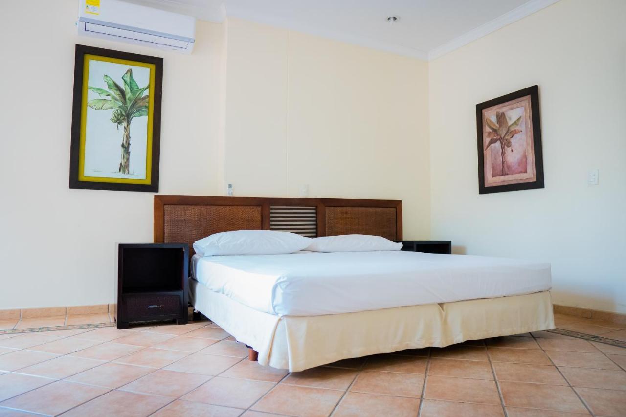 Hotel Penon Suites Girardot Bagian luar foto