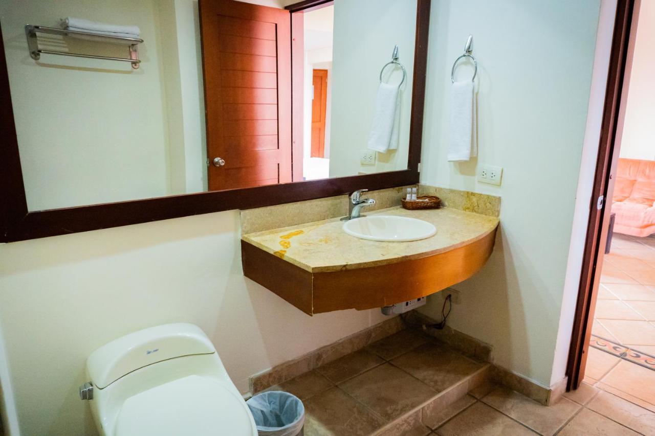 Hotel Penon Suites Girardot Bagian luar foto