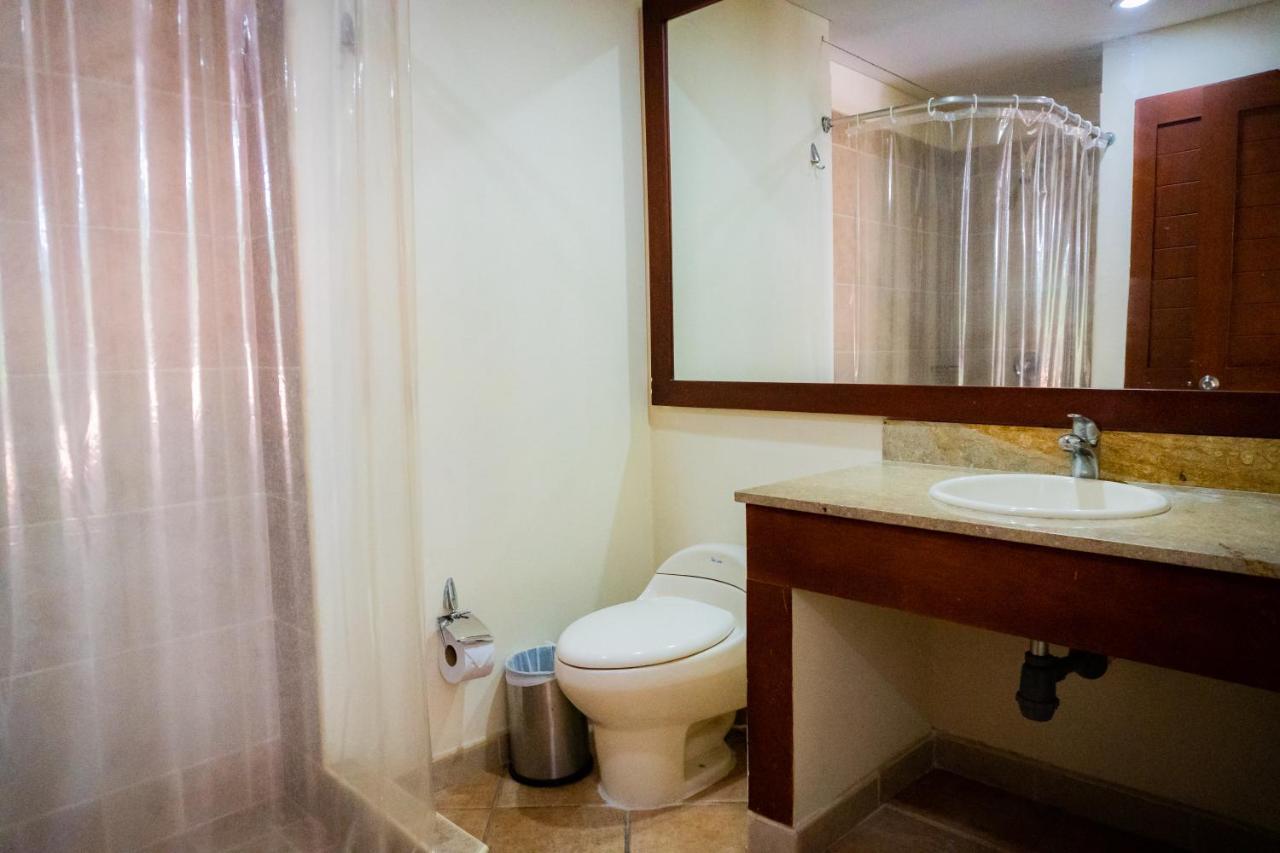 Hotel Penon Suites Girardot Bagian luar foto