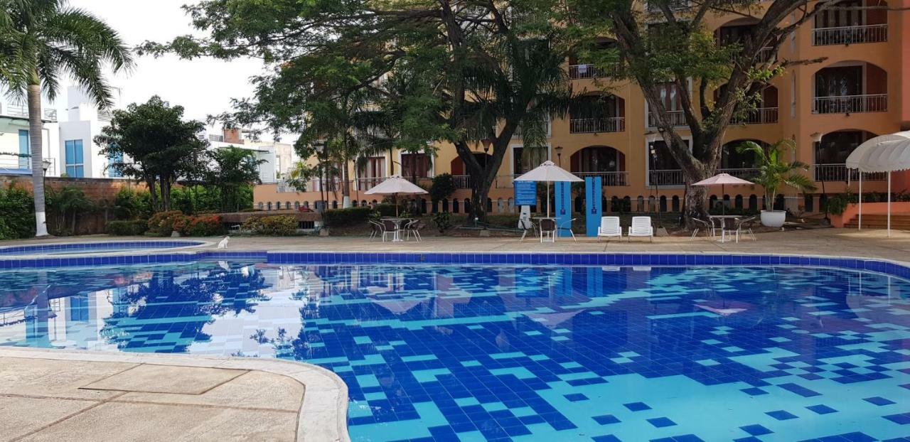 Hotel Penon Suites Girardot Bagian luar foto